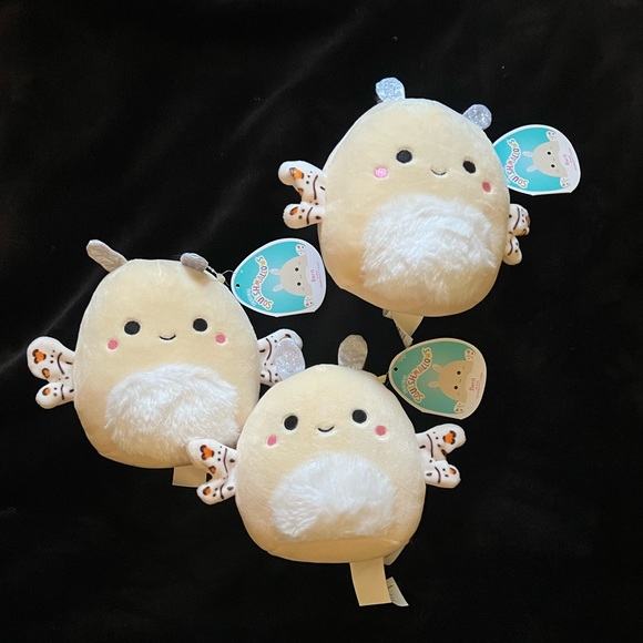 Berit Canada Exclusive Squishmallow - Picture 2 of 3